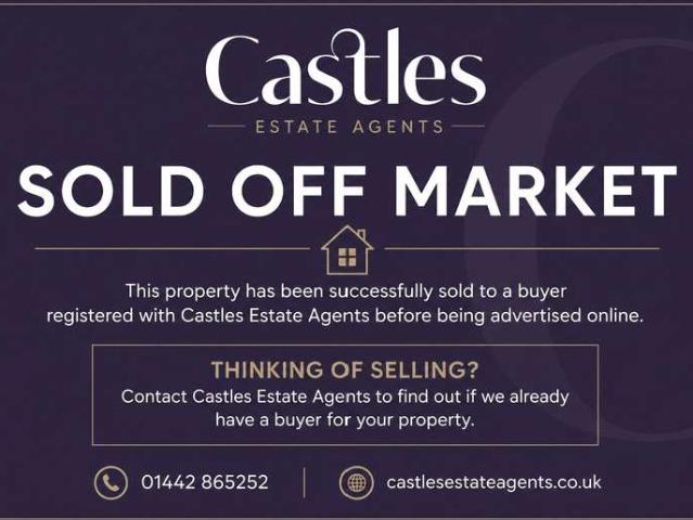House for sale in Ashlyns Estate, Pouchen End