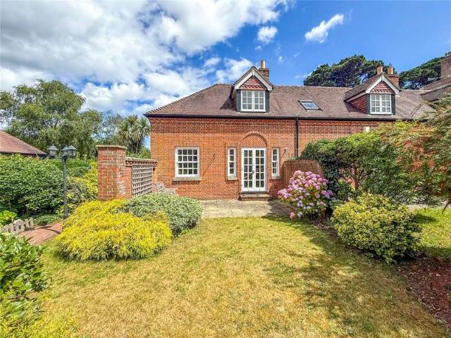 House for sale in Burton and Winkton, Burton