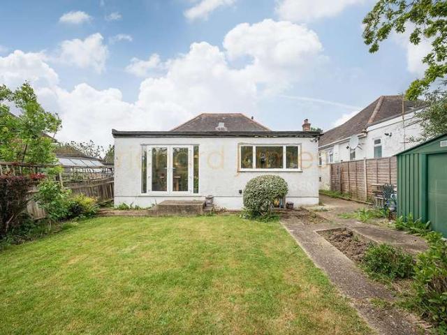 House for sale in Mill Hill, Greater London