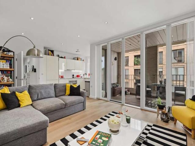 House for sale in Stoke Newington, Greater London