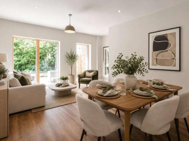House for sale in Hook Heath, Woking