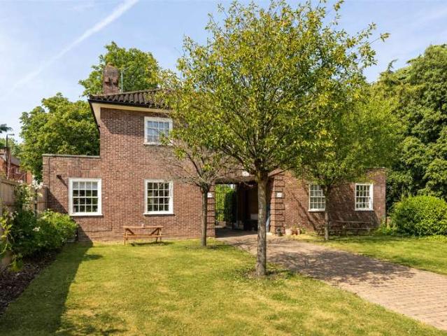 House for sale in London Borough of Wandsworth, Greater London