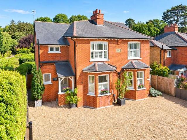 House for sale in Maybury, Woking