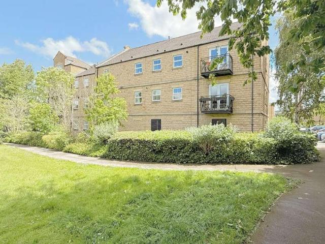 House for sale in Farsley, West Yorkshire