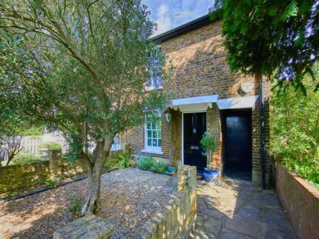 House for sale in Hampton Wick, Greater London