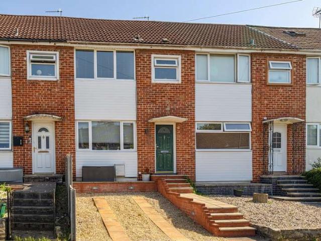 House for sale in Kingswood