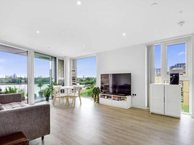 House for sale in Woodberry Down, Stamford Hill