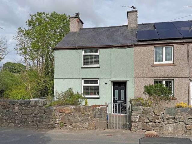House for sale in Llanllyfni