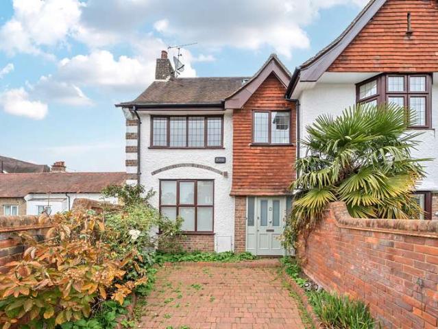 House for sale in Gerrards Cross, Tatling End