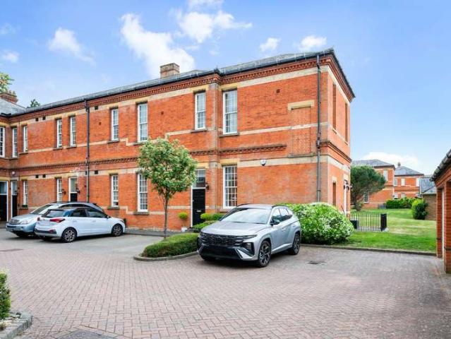 House for sale in West Ewell, Epsom