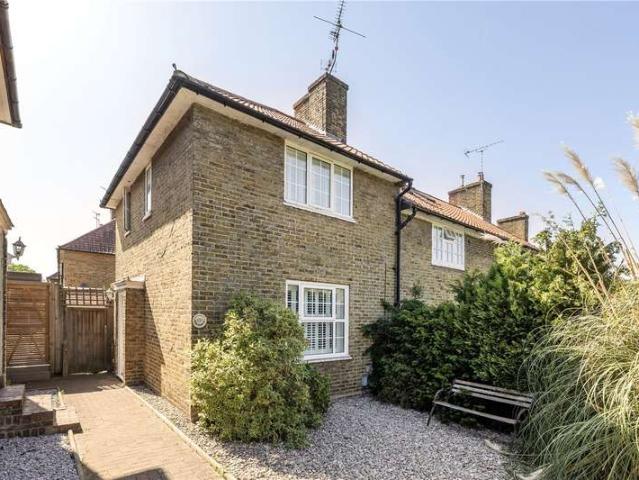 House for sale in Roehampton, Greater London