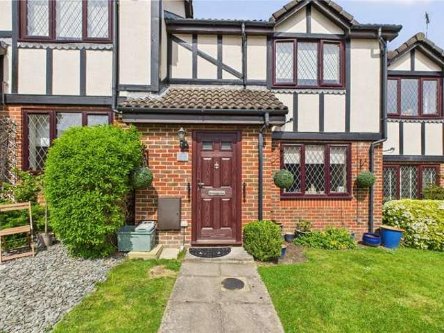 House for sale in Heol-las, Surrey