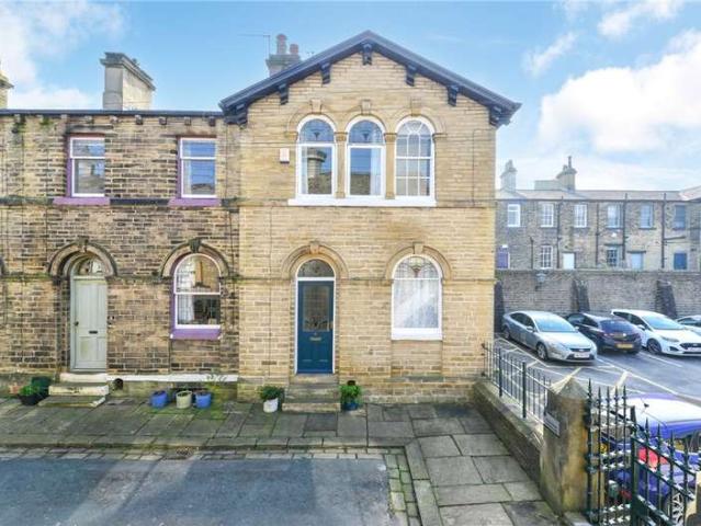 House for sale in Baildon, West Yorkshire