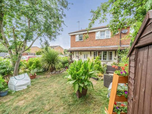 House for sale in Woodside Estate, Houghton Regis