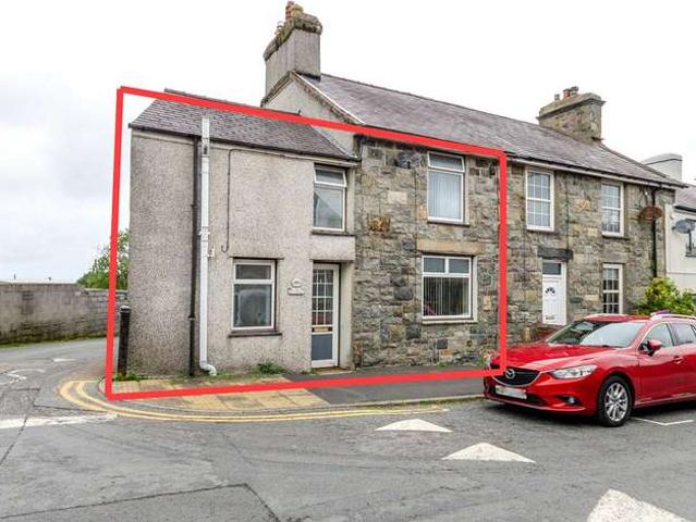 House for sale in Llanllyfni