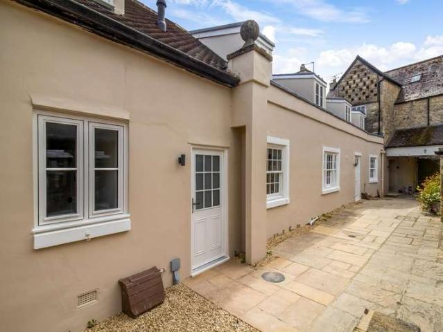 House for sale in Lechlade, Cotswold