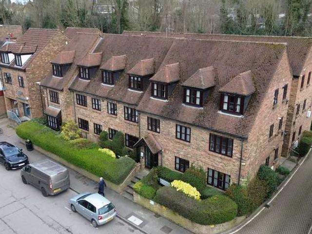 House for sale in Heronsgate, Batchworth