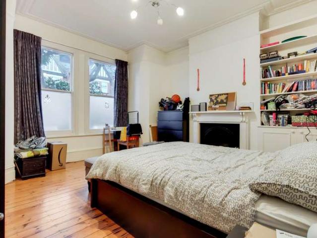 House for sale in Ferme Park, Greater London