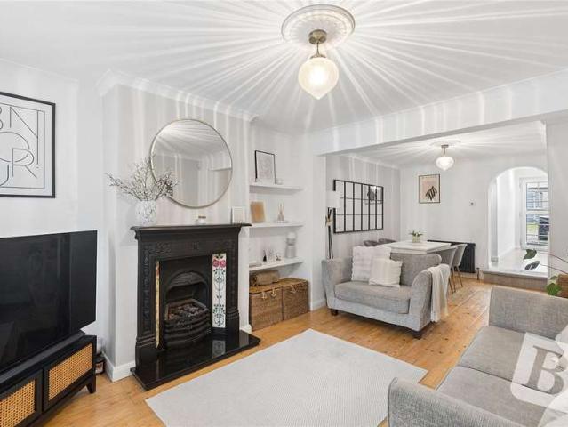 House for sale in Navestock Side, Essex