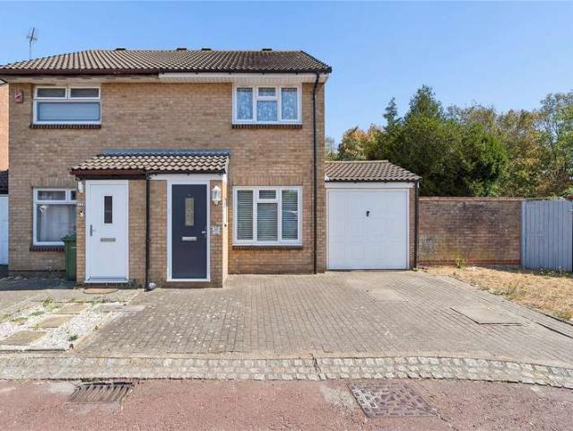 House for sale in Elm Park, Greater London