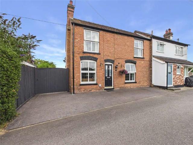 House for sale in Crookhill, Worcestershire