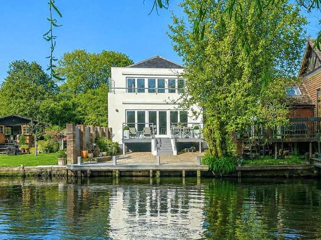 House for sale in Purewell, Christchurch