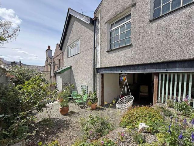 House for sale in Bethesda, Wales