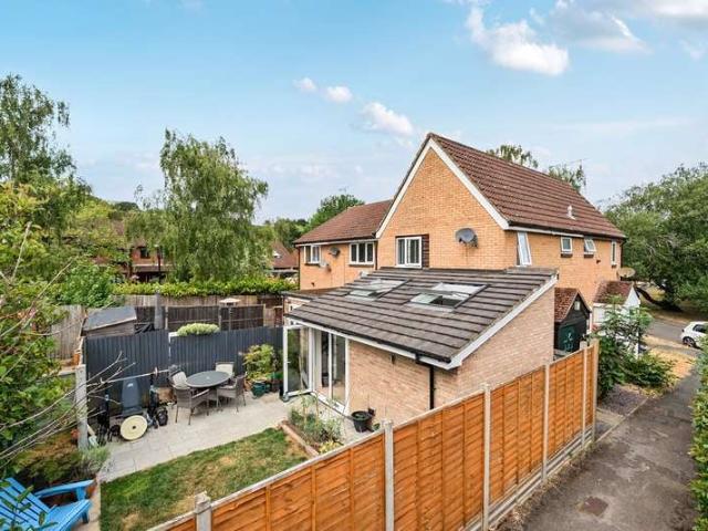 House for sale in Goldsworth Park, Woking