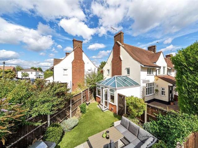 House for sale in Byfleet, Woking
