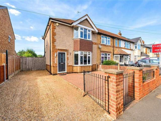 House for sale in Byfleet, Woking
