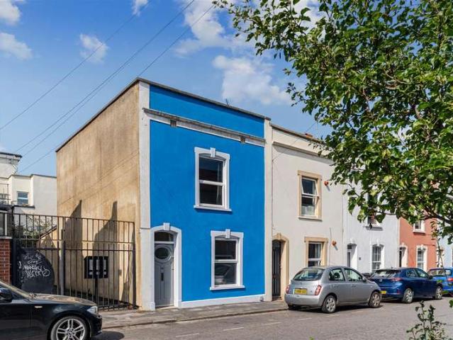 House for sale in Feckenham, City Of Bristol