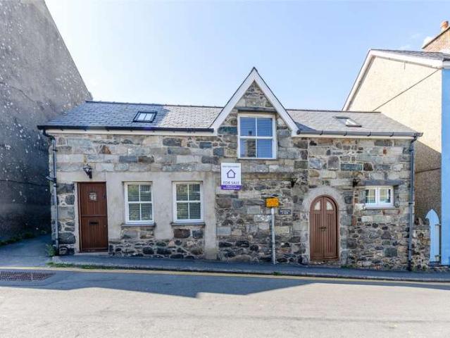 House for sale in Criccieth