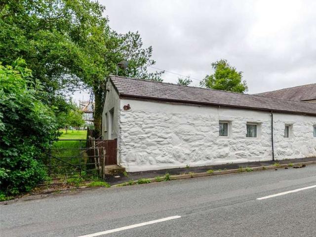 House for sale in Llanllyfni