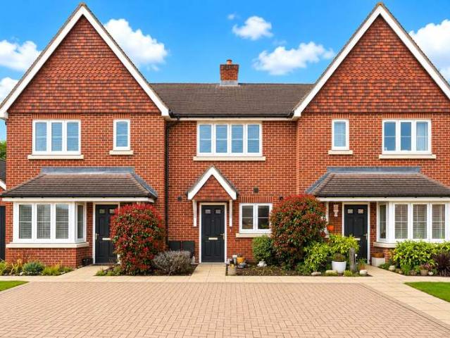 House for sale in Fole, Surrey