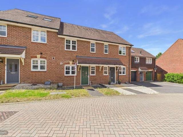 House for sale in Heol-las, Surrey