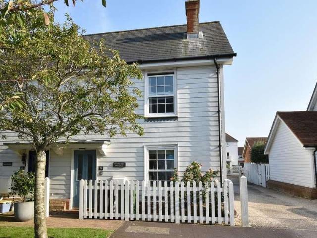 House for sale in Heathlands, East Sussex