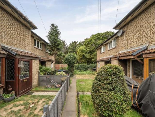 House for sale in London Borough of Merton, Mitcham