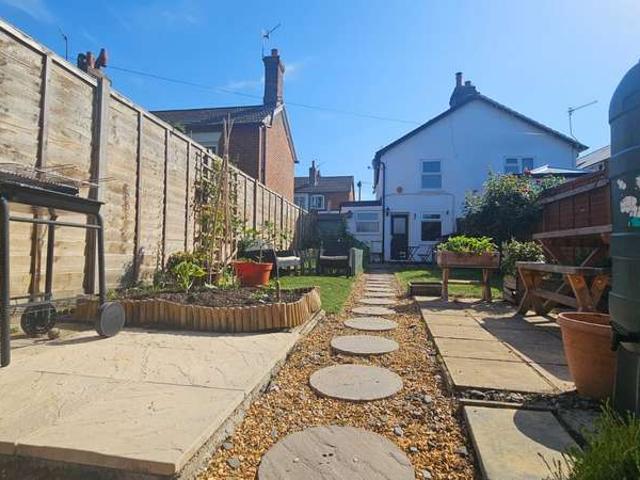 House for sale in Fole, Surrey