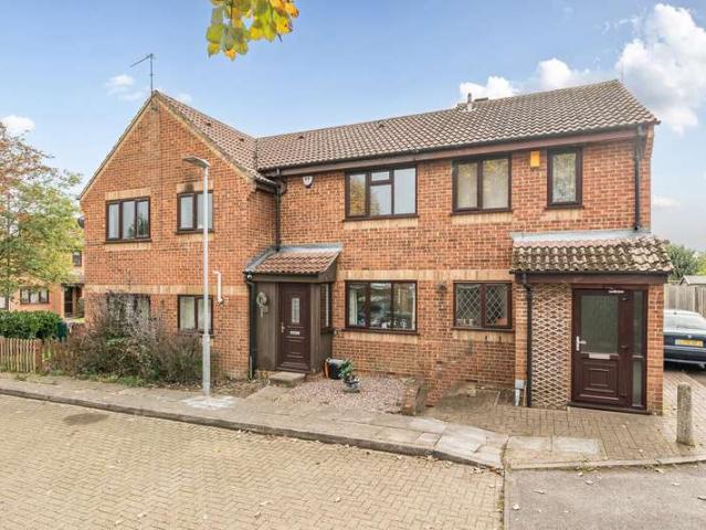 House for sale in Maple Cross, Three Rivers