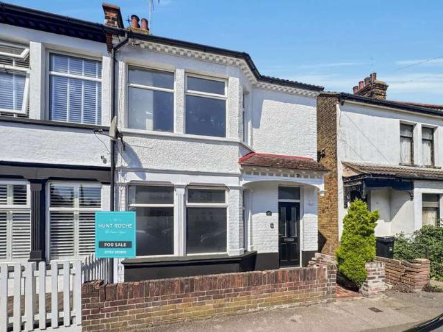 House for sale in North Shoebury, Alton Barnes
