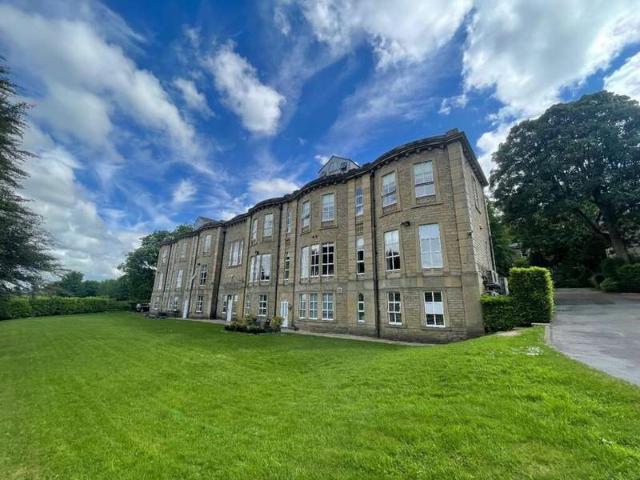 House for sale in Huddersfield, Kirklees