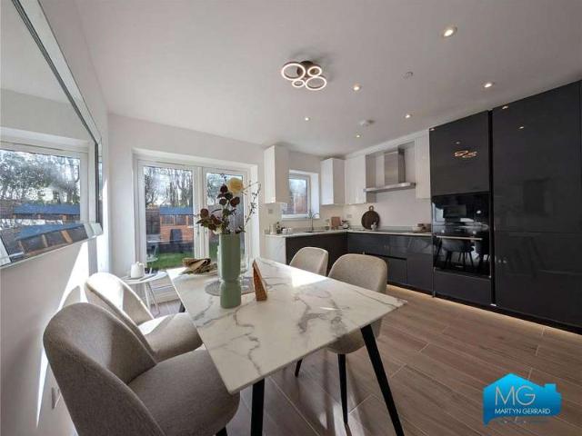House for sale in Finchley, Greater London