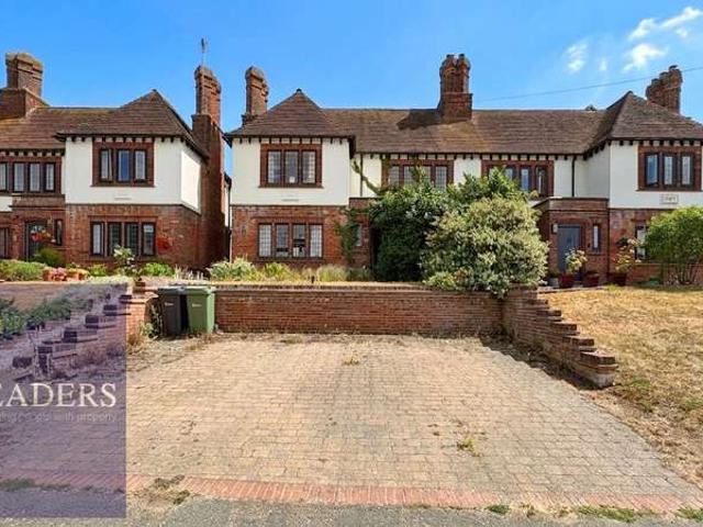 House for sale in Chipping Hill, Essex