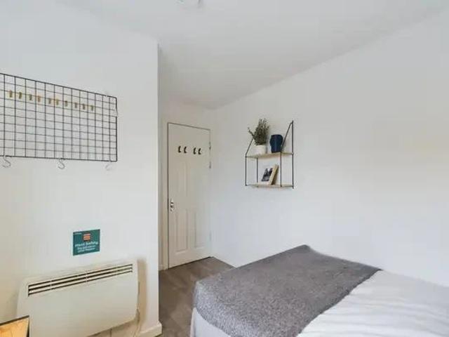 Room for rent in Chorlton-on-Medlock, Georgia