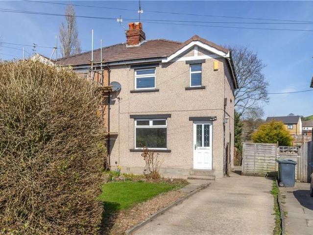 House for sale in Tranmere Park, Guiseley