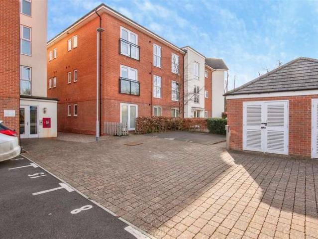 Flat for sale in Half Key, Malvern Hills