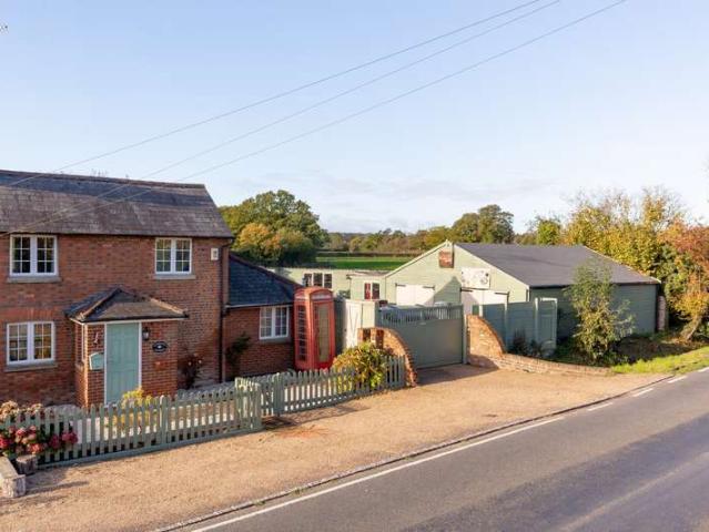 House for sale in Norwood Hill, Red Hill