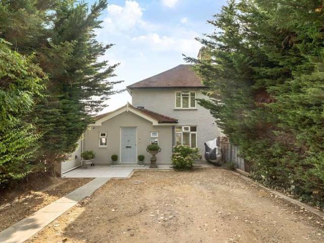 House for sale in Lower Halliford, Surrey