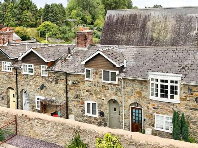 House for sale in Bronybuckley, Welshpool
