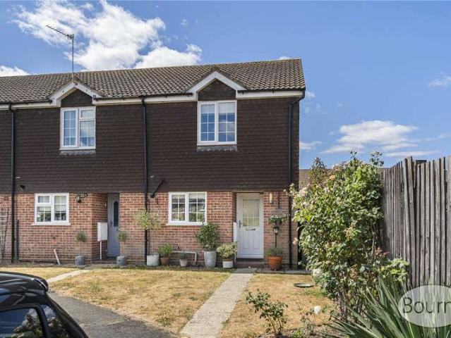 House for sale in Heol-las, Surrey